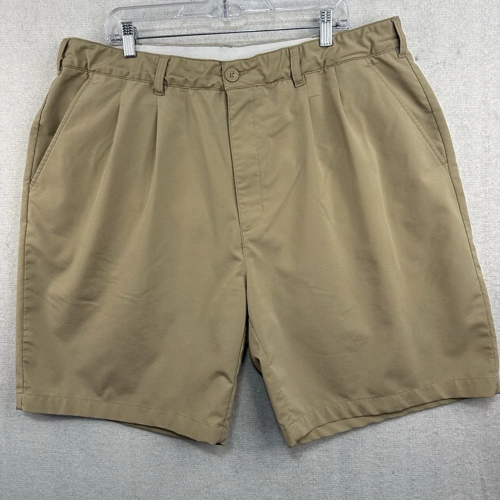 Reebok Golf Mens 44 Chino Khakis Shorts Khaki Beige Pleated Front Lightweight